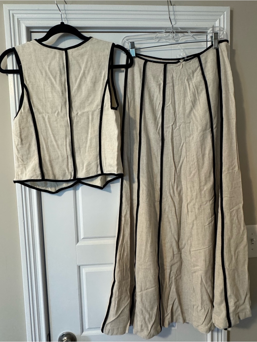 Illa Illa Linen Binding Detail Vest and Skirt - Picture 2 of 6